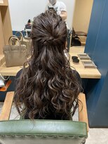 ヘアサロンアンドヘアメイクディー(hair salon hair make D)&nbsp;仙台D ヘアセット ヘアアレンジ ゆるふわセクシーハーフアップ