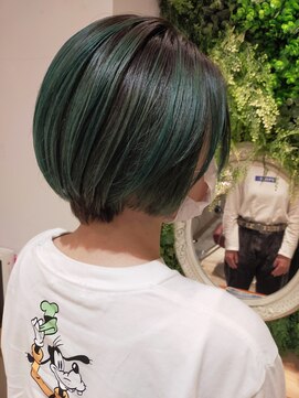 ワン 横浜(ONE005) グリーン×ショートボブ