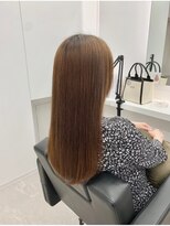 イレス 札幌駅南店(IRESU)&nbsp;ミディアムヘア斜めバンググレージュカラーシルキーベージュ