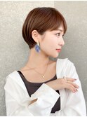 ショート×顔周り×前髪×シルキーベージュ×グレージュカラー
