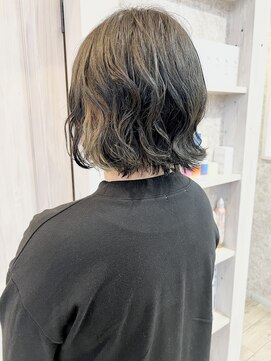 キャアリー(Caary) 福山市Caaryインナーベージュ冬グレージュ立体感ボブパーマ