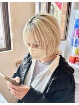 ルクスバイアフィナー(Luxo by Afinar) ショートウルフ×ホワイトベージュ