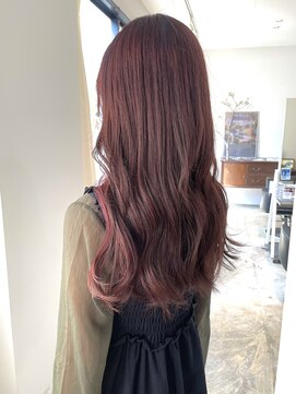 ヘアーアイストゥーレ(HAIR ICI TRE) ブリーチなしピンクカラー イヤリングカラー担当渡辺聖
