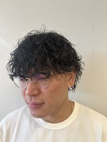 ウシワカマルエムティードット(USHIWAKAMARU MT.) 襟足ありの波巻きパーマ