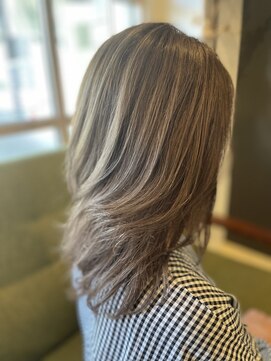 アンジー(an'gie) 育てる白髪ぼかしハイライト