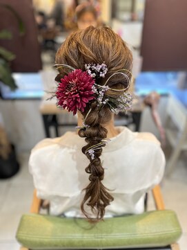 ヴィアンカ(Vianca) 編みおろしポニー