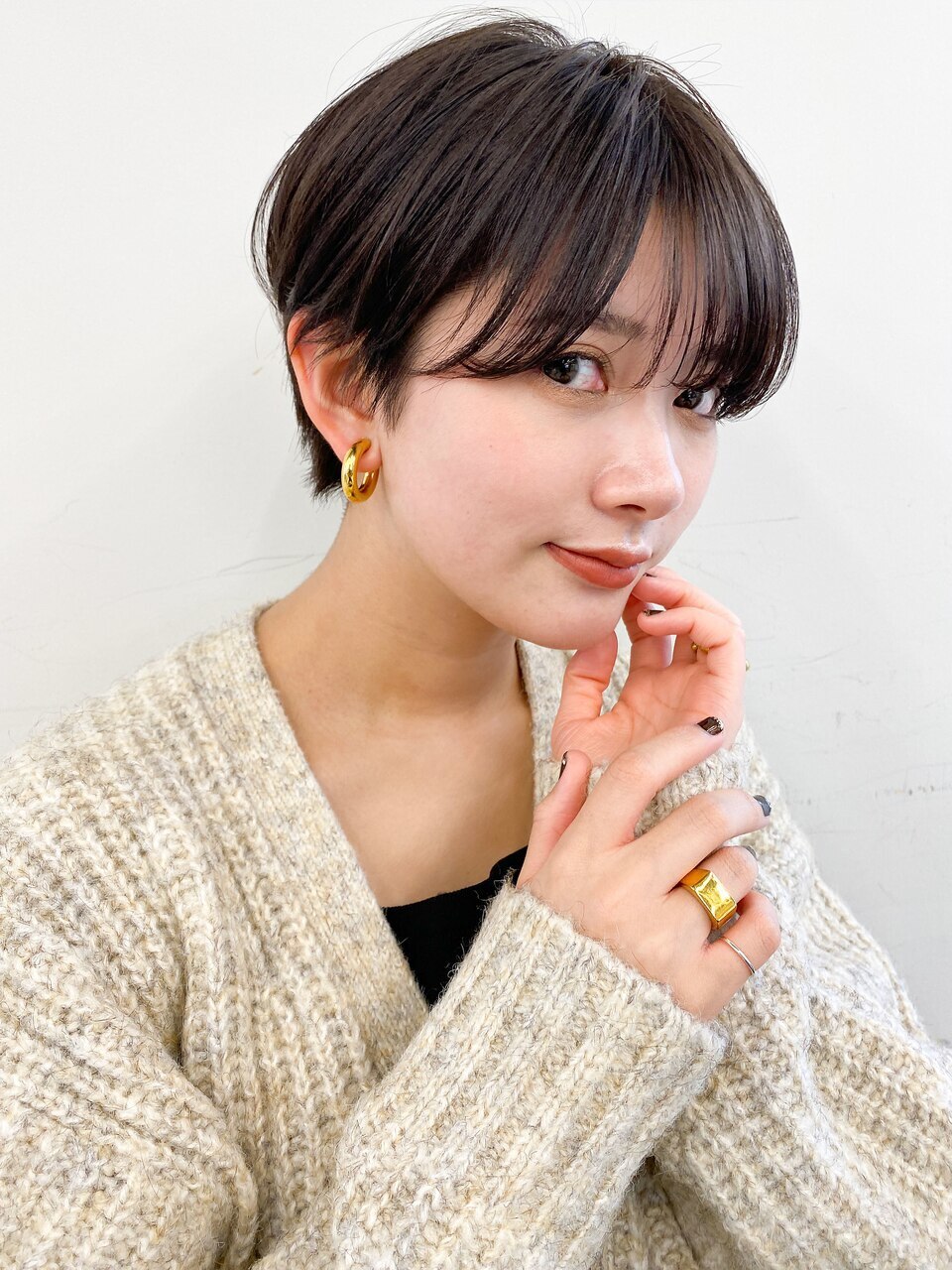 2025年春】ショート ダークブラウンの髪型・ヘアアレンジ|人気 2025年春】ショート ダークブラウンの髪型・ヘアアレンジ|人気