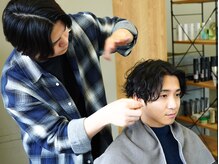 明日から自宅でも再現できるように、メンズスタイリングも方法もしっかりと伝授してくれる◎