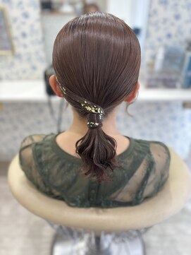 サクララ(Sakura la) タイトローポニー/タイトヘア/参列ヘア/アップヘア/金箔