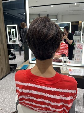 サヴォア(Savoir) 大人女性のベリーショート。