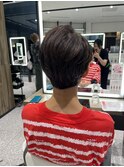 大人女性のベリーショート。