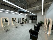 ゴールド 京都 三条(GOALD)の雰囲気（店内２［京都/メンズ/メンズパーマ/眉毛/メンズカット/men's］）