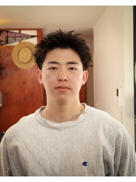 ロマンズヘッド(浪漫頭髪 ROMAN’S HEAD) スパイキーショート