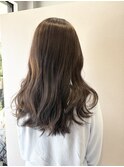 透明感溢れるゆる巻きが可愛いウェーブヘア◎