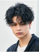 原宿緩めツイストスパイラルパーマ微分けセンターパート刈り上げ