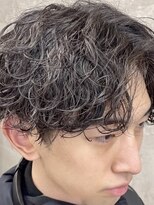 メルシー ドゥ メンズ(merci deux)&nbsp;波巻きパーマセンターパートスパイラルパーマツイストパーマ韓国