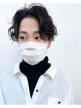 リビング 津田沼(LIVING) マッシュ/くびれヘア/ビタミンカラー/艶ボルドー[津田沼駅]