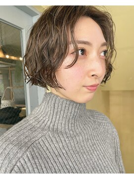エンシー(ENCI) グレージュカラー/ミニボブ/ニュアンスパーマ