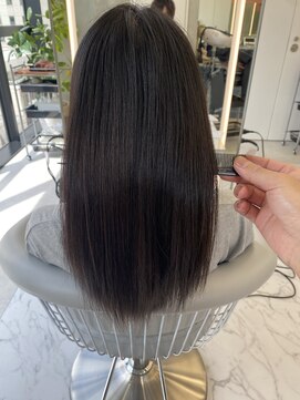 ロンドルーチェ 心斎橋(Lond luce) ダークアッシュ/ミディアムレイヤーカット［髪質改善/縮毛矯正］