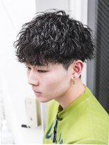 アルファ 新宿(alpha)&nbsp;フェザーパーマ/ブルーブラック/刈り上げセンターパート[新宿]