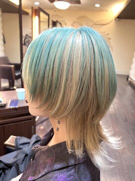 ニフティ(NIFTY) ウルフヘア×アンブレラカラー ミックスカラー/熊本/上通