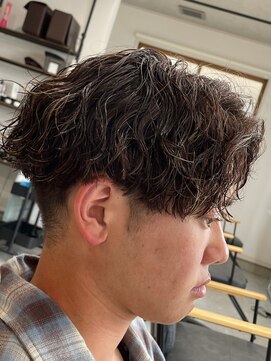 フゥ 宇都宮(FeU) 波巻きパーマメンズパーマメンズヘアツーブロックツイストパーマ