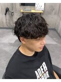 人気の収まる波巻きパーマ