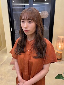 スニュウ(snuw) ふんわりミディアムヘア/顔まわりカット