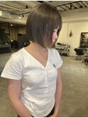 20代30代ショートボブダブルカラーアイスグレージュ