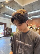 エディ(Edy)&nbsp;フェザーパーマニュアンスパーマ韓国風センターパート眉毛カット
