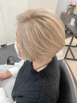 ラブクロムトーキョー オモテサンドウ(LOVECHROME OMOTESANDO)&nbsp;大人ショート ハンサムショート センターパート メルティカラー