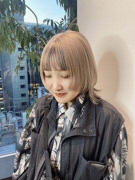 ステア ケース(stair case) 顔まわりが可愛い　外ハネウルフカット