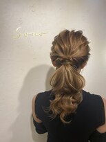 ソノ(sono)&nbsp;編み下ろし　ローポニー　ポニーテール　参列ヘア