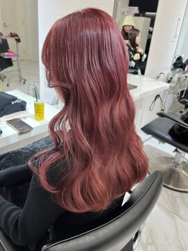 ランテルディ 渋谷(LANTERDIT) チェリーレッド ピンクカラー 巻き髪ロング レイヤー