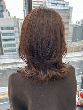 ビューナゴヤ 名駅(VIEW NAGOYA) レイヤーカット/外ハネレイヤー/くびれヘア/メルティカラー