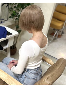 カリーナ(CARINA) ハイトーンカラー/ナチュラルミルクティー