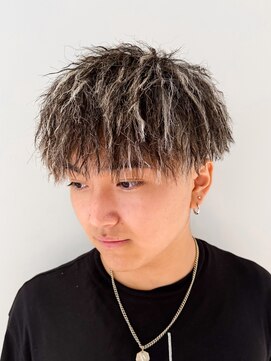 ルーシー 渋谷(LUCEY) ツイストマッシュホワイトメッシュパイルツイストパーマ