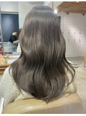 オリーブベージュ