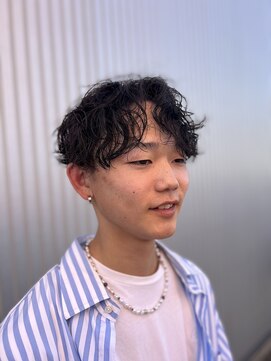 ブルーモスク トウキョウ(TOKYO) 外国人風/センターパート/パーマ