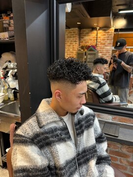 プロショップウェーブ セカンド(PRO SHOP WAVE II) ニュアンスパーマ/カルマパーマ/ダークアッシュ[原宿駅]