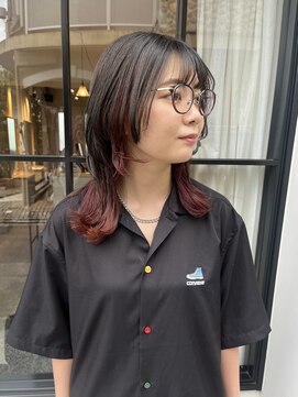 クロレ(CLORE) ウルフカット インナーカラー レッドカラー 簡単スタイリング