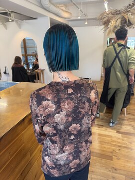 シロ(siro) ブルールーツカラー　ミニボブ