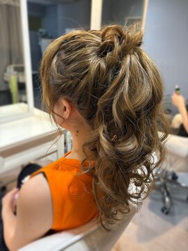 ヘアセット ナゴヤ ラビット(hair set NAGOYA RABBIT) ポニーテール