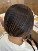 ボブヘア、グラデーションカラー、ハイライトカラー、ベージュ
