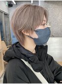 渋谷ブリーチカラーハイトーンショートウルフヘーゼルベージュ