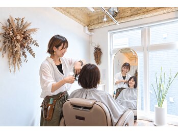 リトルスマイリー 辻堂店(Little Smiley)の写真/駅徒歩2分。周りを気にせず髪の悩みをゆっくり相談。広々とした完全個室で女性美容師がマンツーマン対応