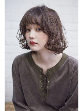 ラレイ(Lalei) 表参道駅/青山　大人かわいいエッジショート　辻幸奈