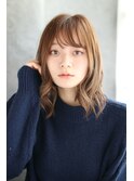 ミディアム_透け感バングの細かめミックスカール