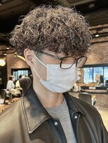 オーガニック アトリエ 大宮(organic+atelier)&nbsp;メンズ波巻きツイストスパイラルパーマ無造作暗髪マッシュ