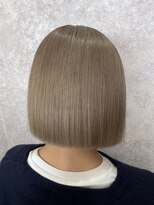 ラビス(Lovis)&nbsp;黒髪カタログ/ボブルフ/ネビージュ/小顔に見せるヘア/ワンレン